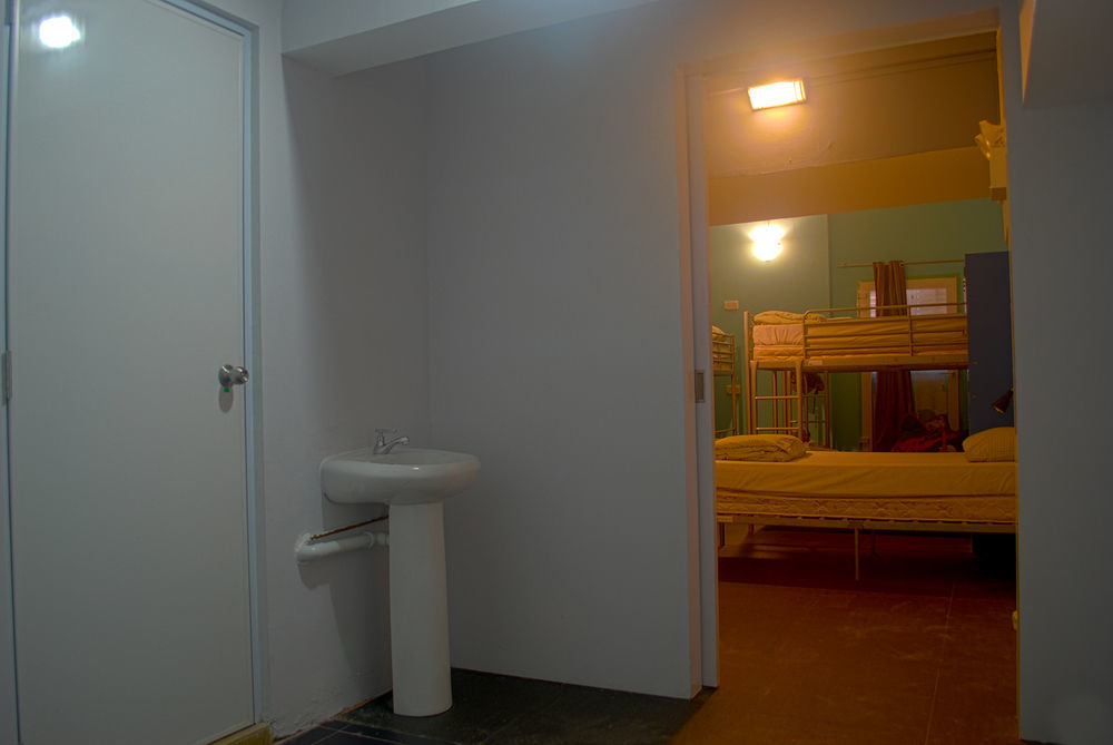 รอยัล ลอดจ์ แอท พาโกดา สตรีท Hostel สิงคโปร์ ภายนอก รูปภาพ